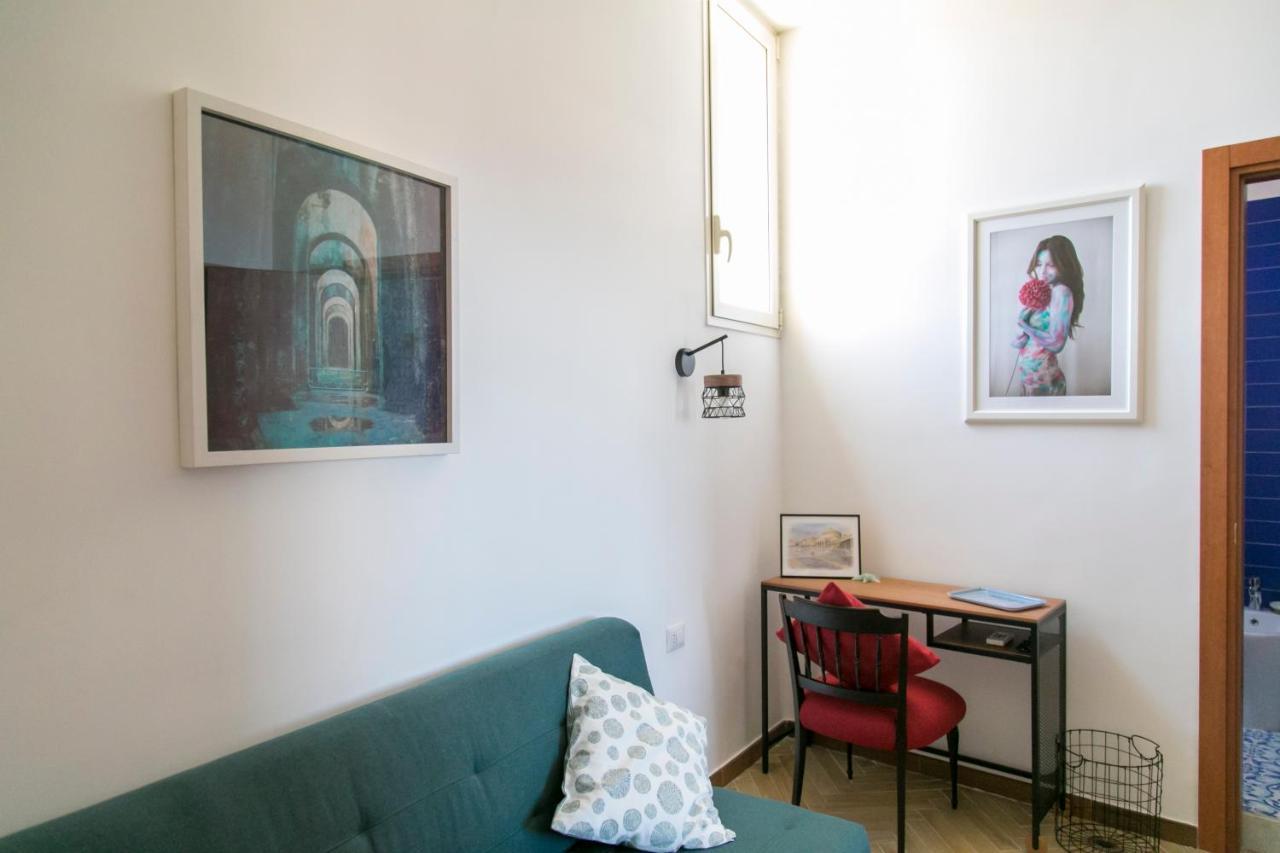 A Casa Di Nina Guest House Napoli Bagian luar foto