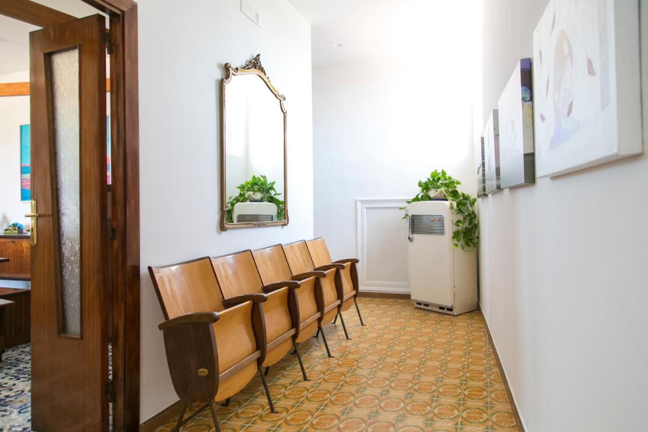A Casa Di Nina Guest House Napoli Bagian luar foto