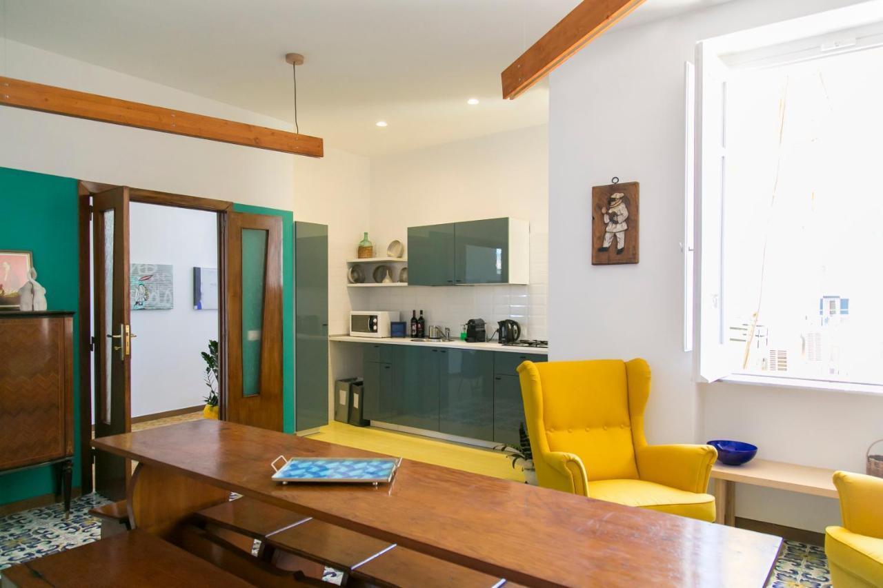 A Casa Di Nina Guest House Napoli Bagian luar foto