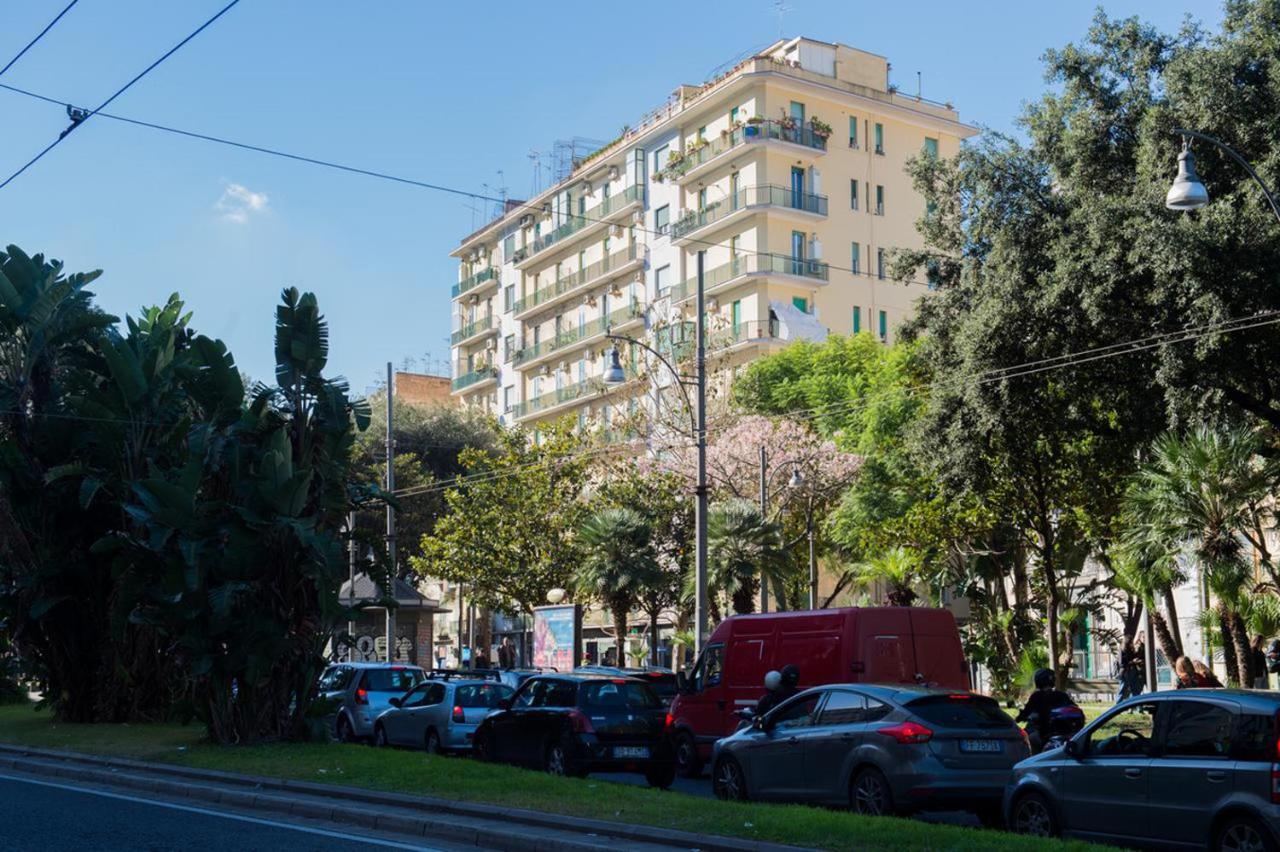 A Casa Di Nina Guest House Napoli Bagian luar foto